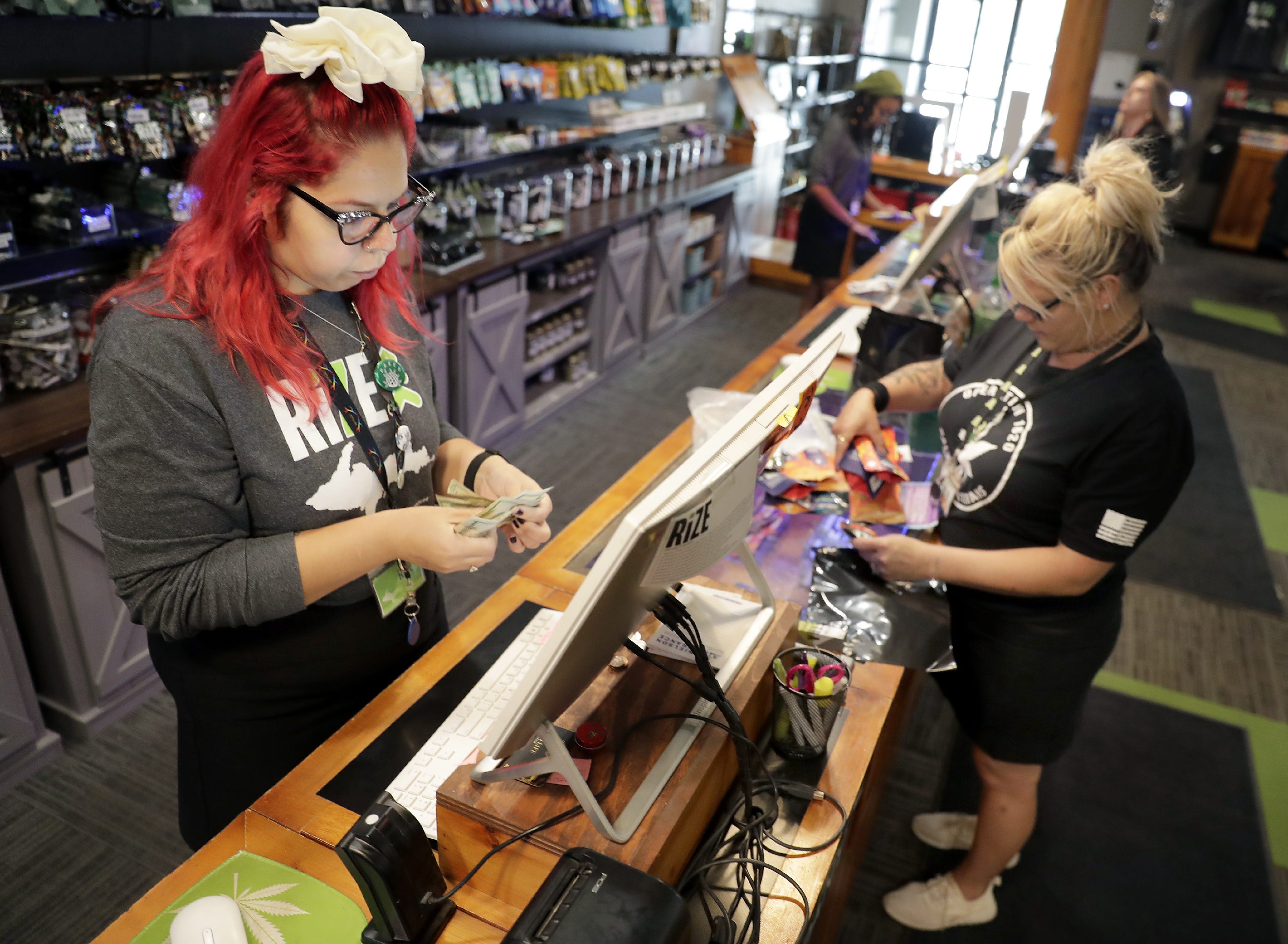 Wisconsin residents go to Michigan and Illinois to buy legal marijuana