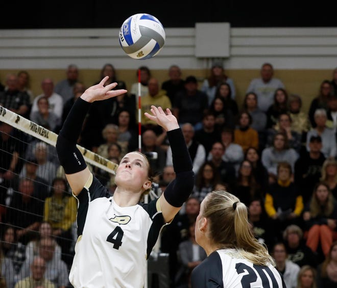 Purdue Boilermakers Grace Balensiefer (4) sets the ball during the NCAA volleyball match against the Nebraska Cornhuskers, Wednesday, Oct. 19, 2022, at Holloway Gymnasium in West Lafayette, Ind. Nebraska won 3-0.