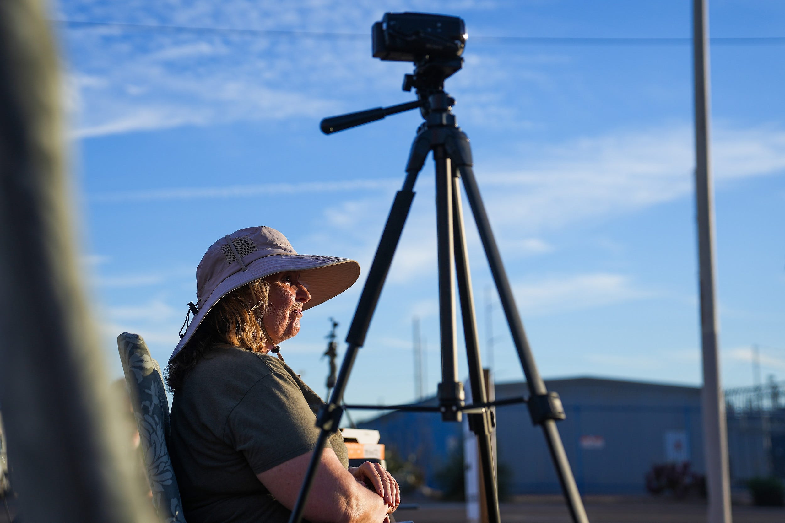 A wildfire evacuation warning has been lifted in the Oakridge area