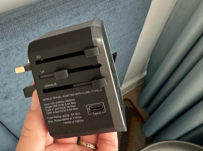 A side shot of the Epicka Travel Plug In.