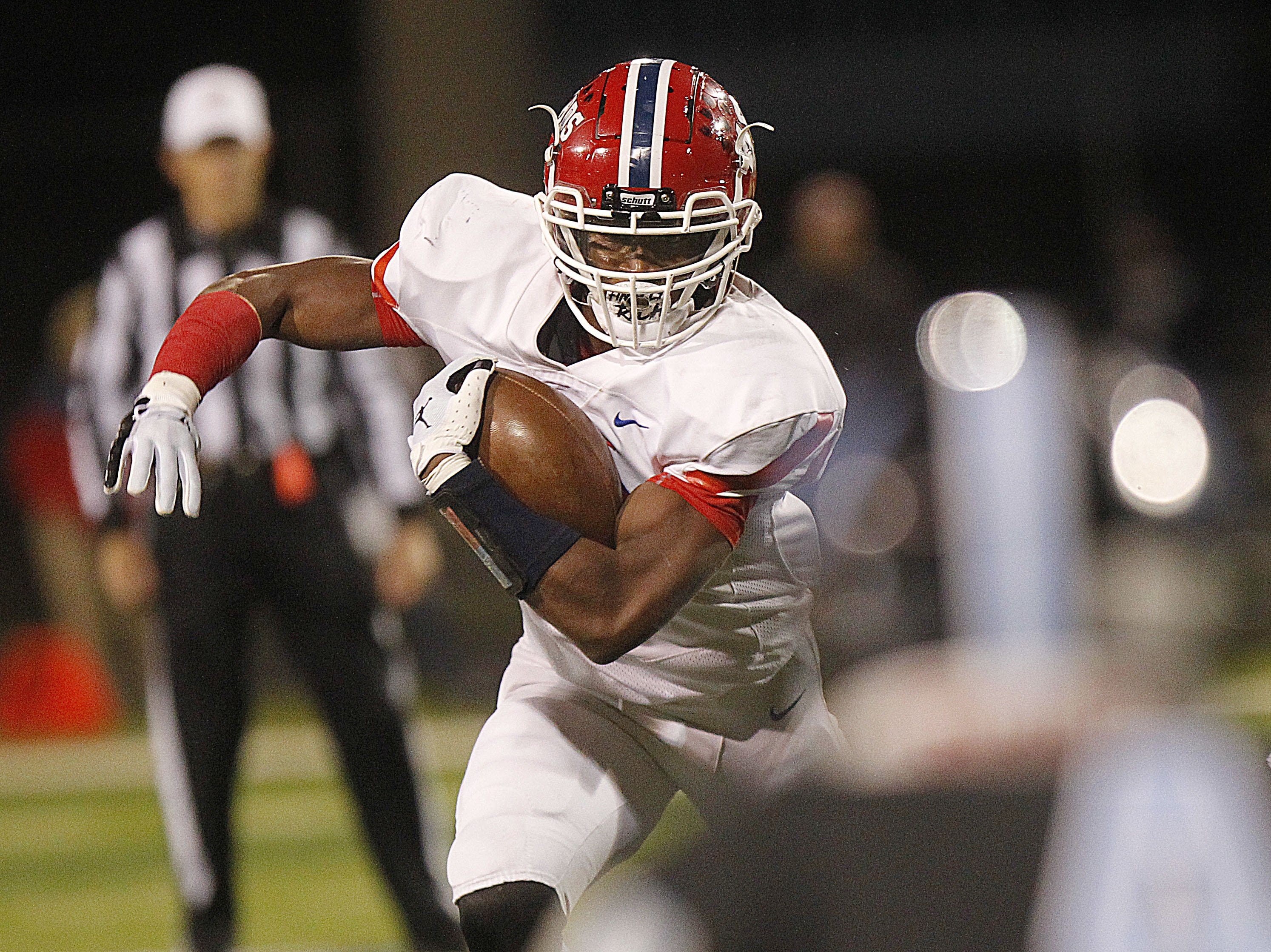 thomas-worthington-faces-hilliard-bradley-in-ohsaa-football-playoffs