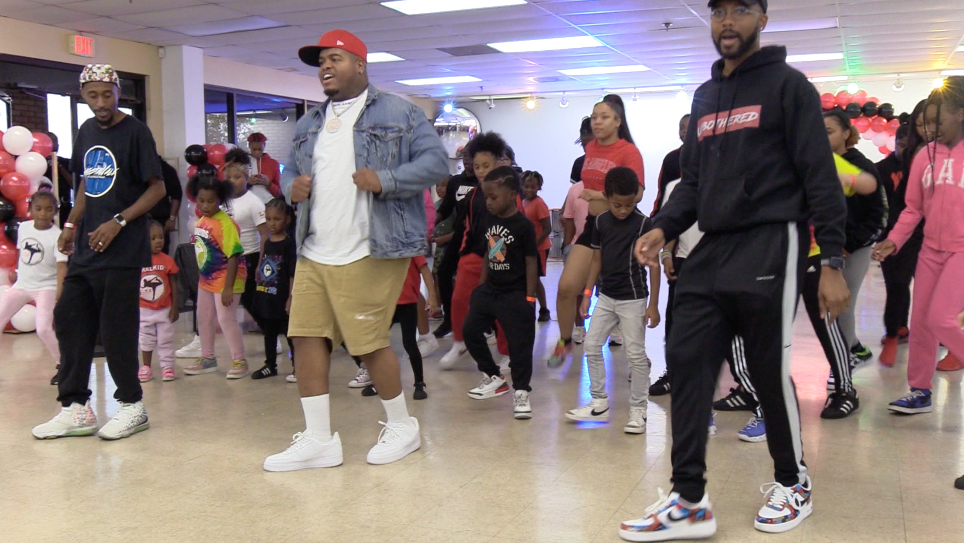 Memphis rapper Duke Deuce teaches jookin dance class at L.Y.E. Academy ...