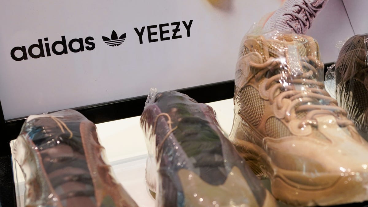 A befektetők beperelték az Adidast a Ye partnerség miatt