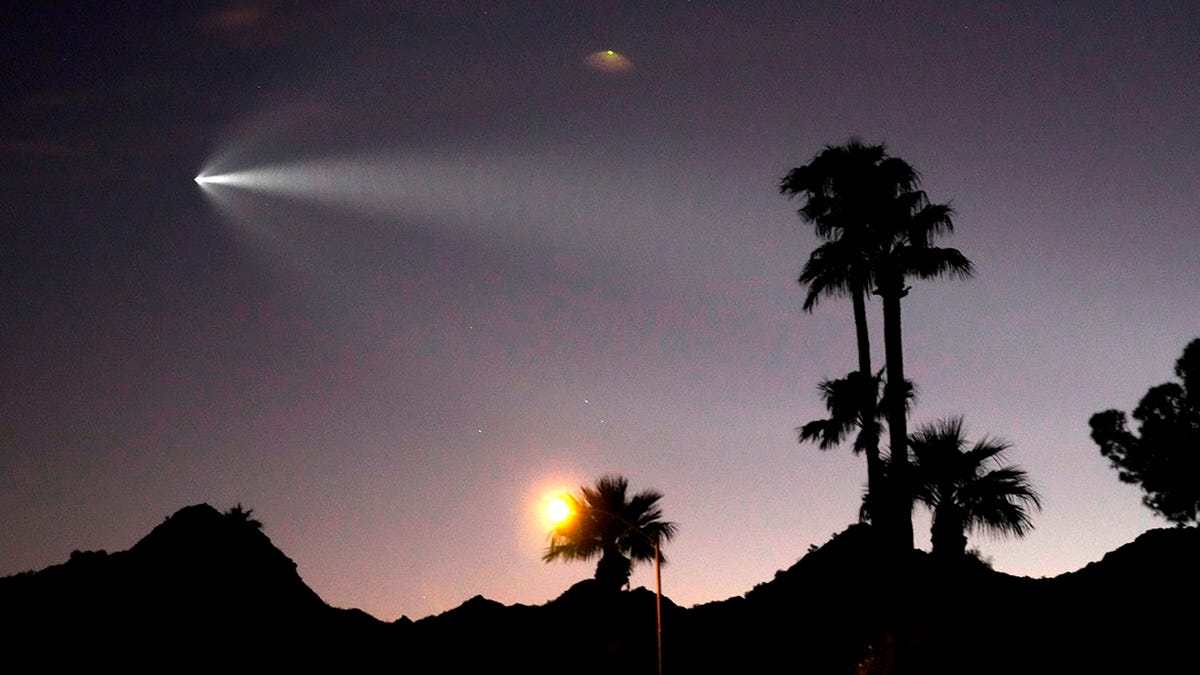 SpaceX rocket launch from California seen in Arizona skies