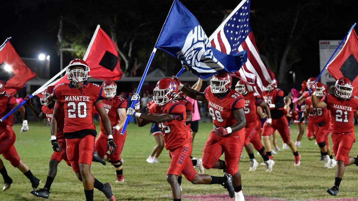 PREP FOOTBALL PHOTOS Palmetto Tigers vs. Manatee Hurricanes
