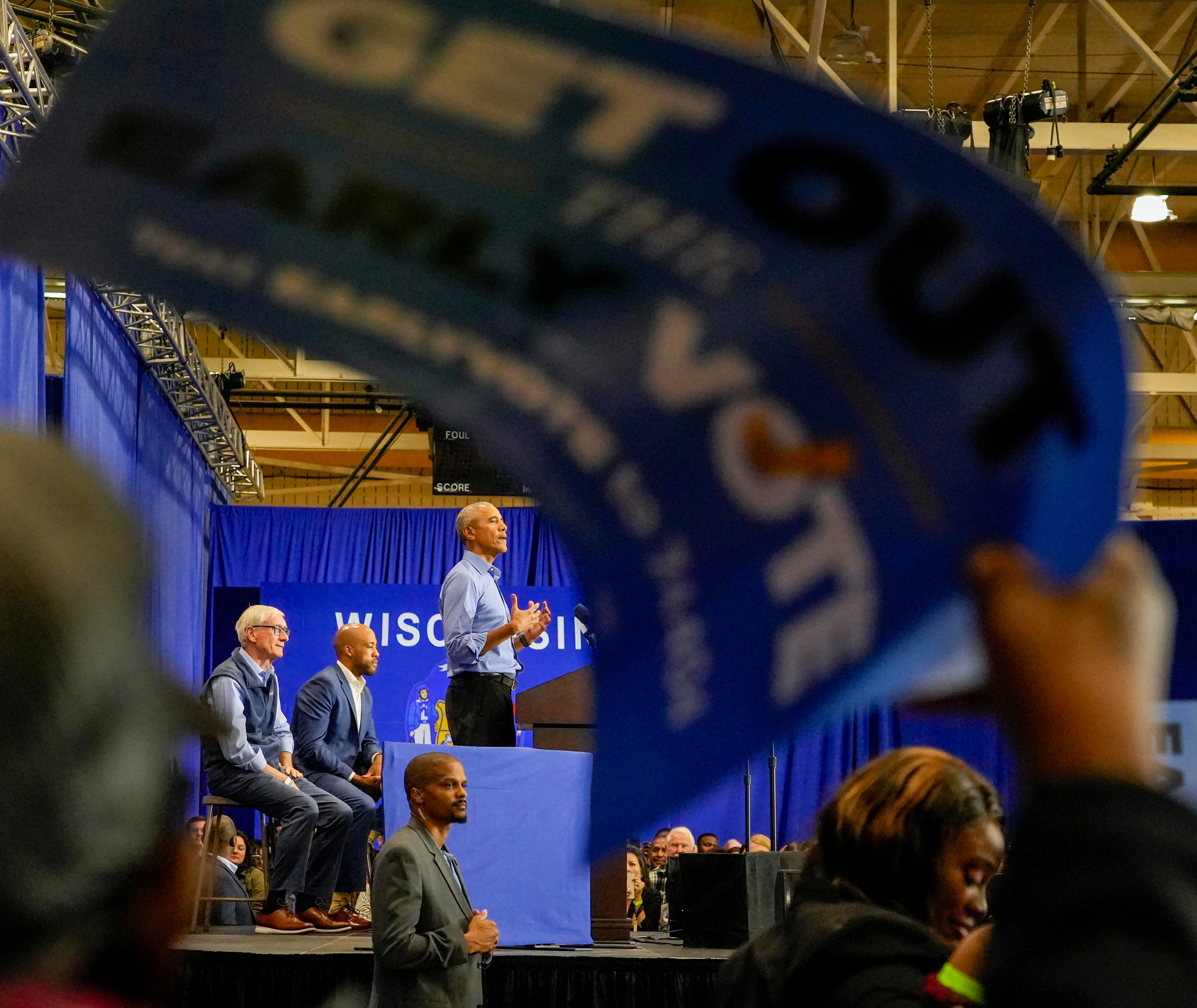 Obama seeks to energize Wisconsin Democrats in fiery Milwaukee speech
