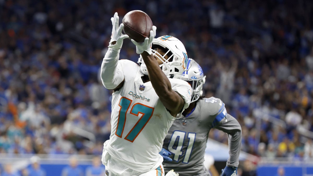 Detroit Lions Lack of physicality dooms pass defense as Dolphins’ Tyreek Hill runs wild