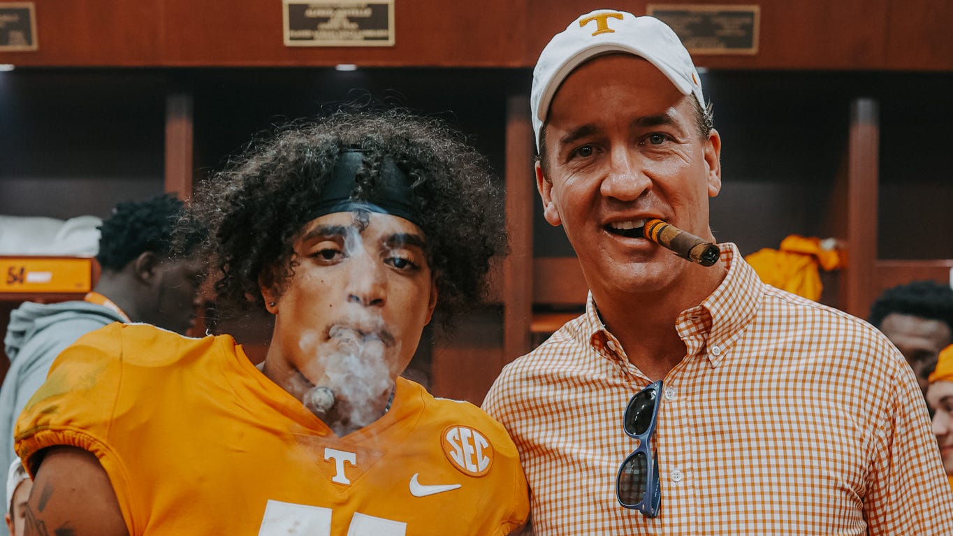 Tennessee WR Jalin Hyatt's and story behind Peyton Manning cigar photo