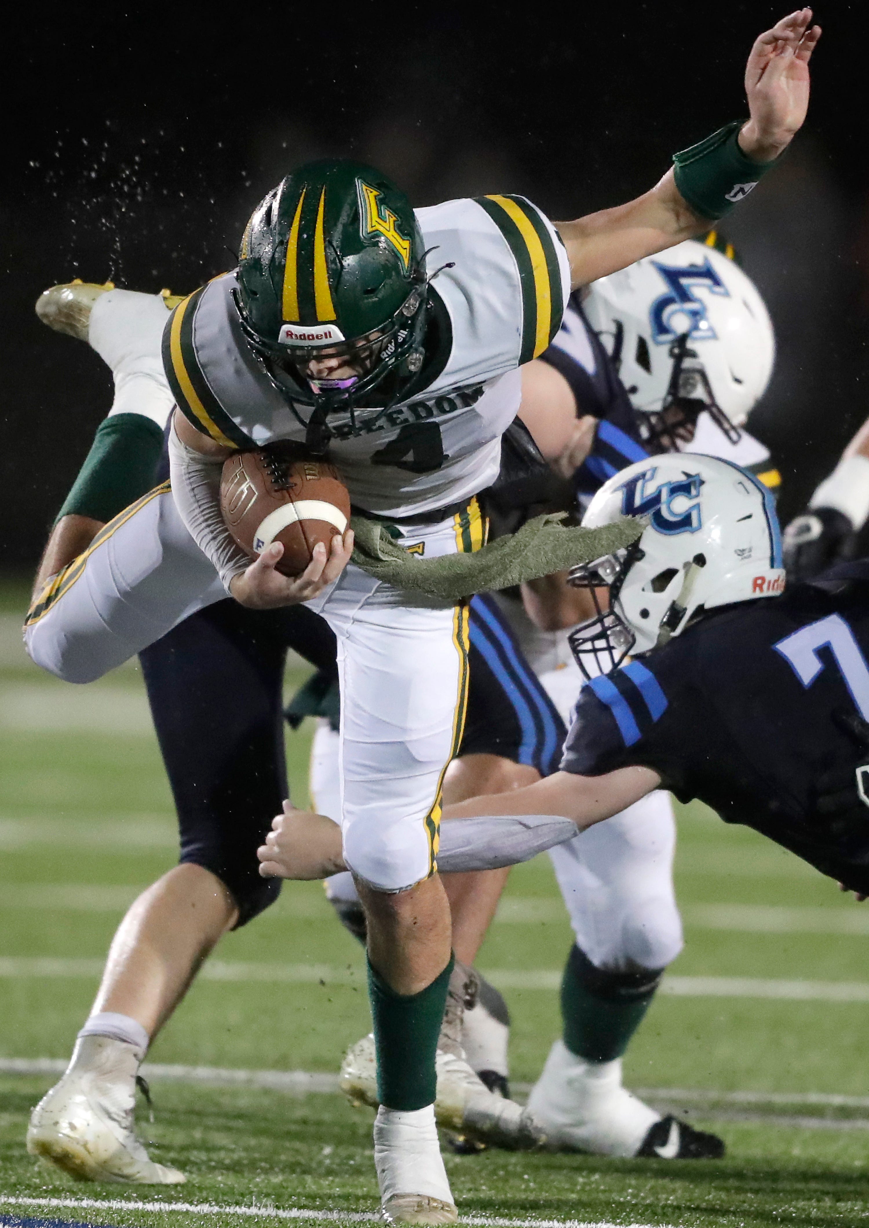 Freedom tops Little Chute to reach Division 4 football state semifinals