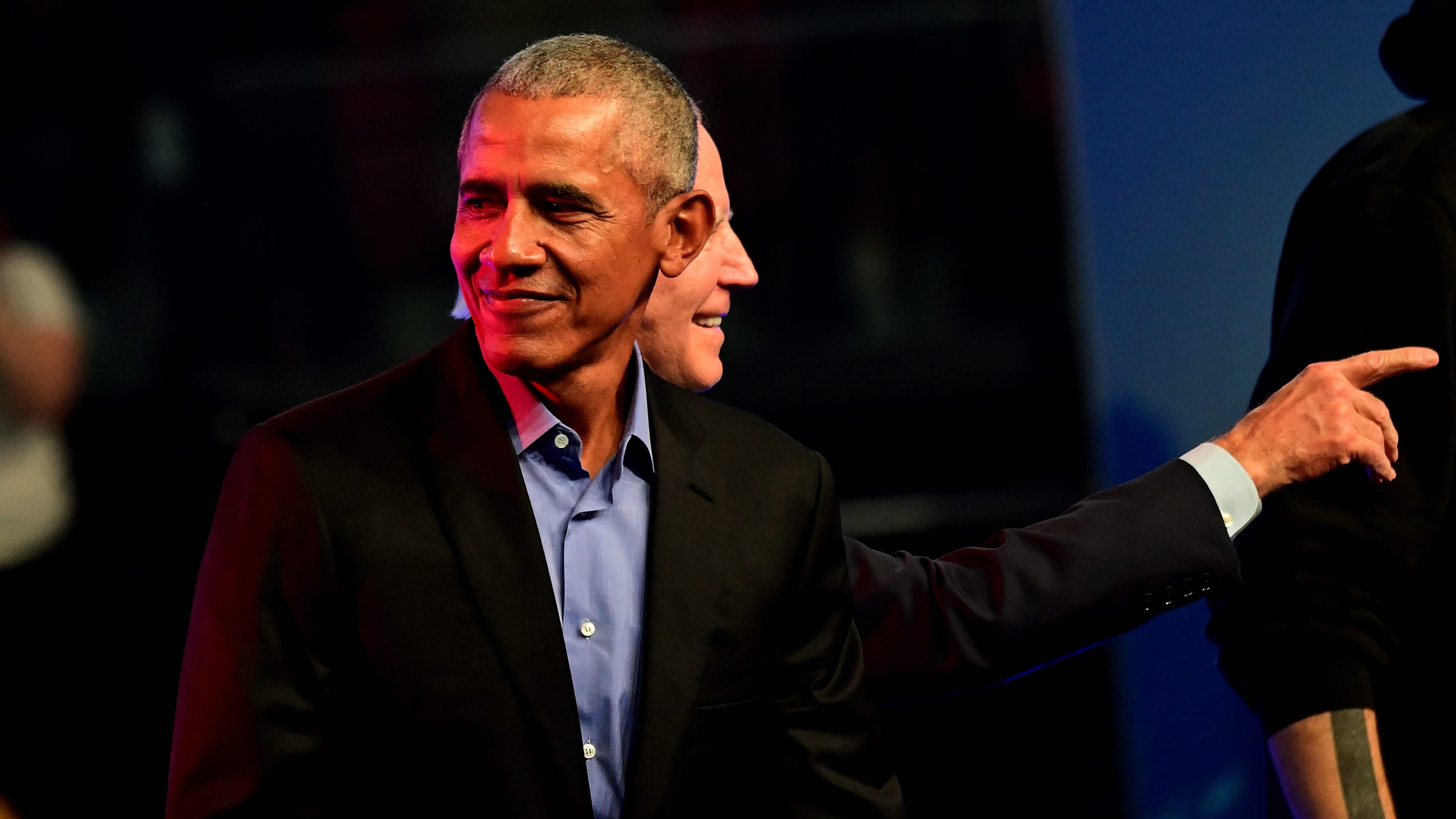 Obama, Biden rally draw on nostalgia at midterm rally in Philadelphia