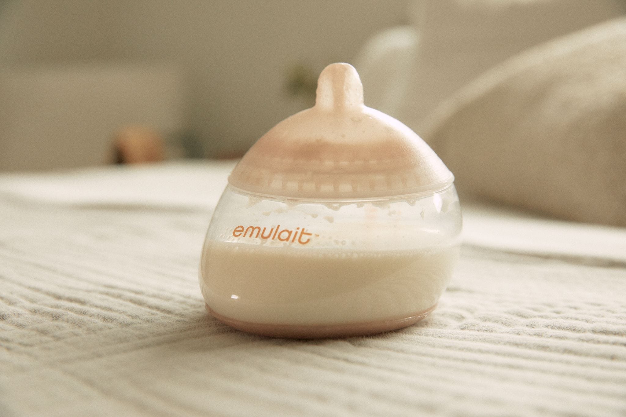 Baby bottle startup Emulait says it has a fix for breast feeding woes