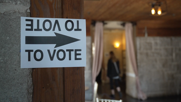 A sign directs voters to a polling site in Fulton 