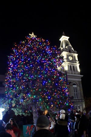 Tue, 23. November 2021 4:05 PM
Hundreds turned out for the 2021 Downtown Monroe Tree Lighting in Loranger Square.
This year's event is Nov. 18.