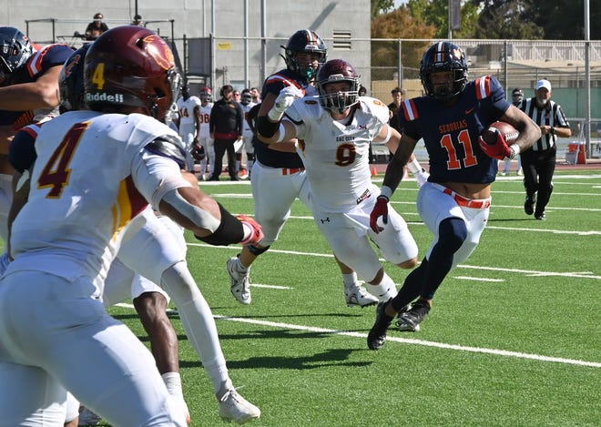 College of the Seqouias receiver Rolondo Holmes, a former Tulare Western standout,   has scored three touchdowns this season.