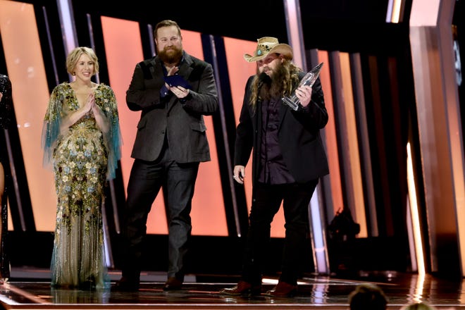 Chris Stapleton won de mannelijke zanger van het jaar, zijn zesde overwinning in de categorie. Ook Bryan, Luke Combs, Eric Church en Morgan Wallen waren genomineerd.