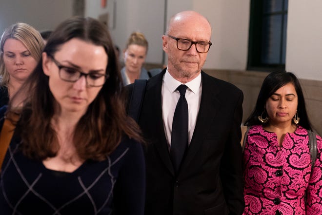 Screenwriter and film director Paul Haggis leaves court, Thursday, Nov.  10, 2022, in New York.  A jury has ordered Haggis to pay at least $7.5 million to a woman who accused him of rape.  (AP Photo/John Minchillo)