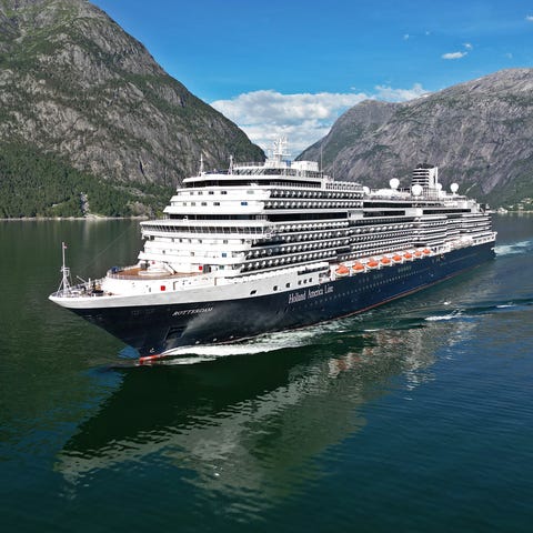 Holland America passengers can now earn rewards fo