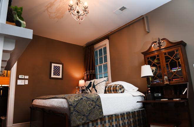 A room at the Cleavedale Historic Inn and Gardens.