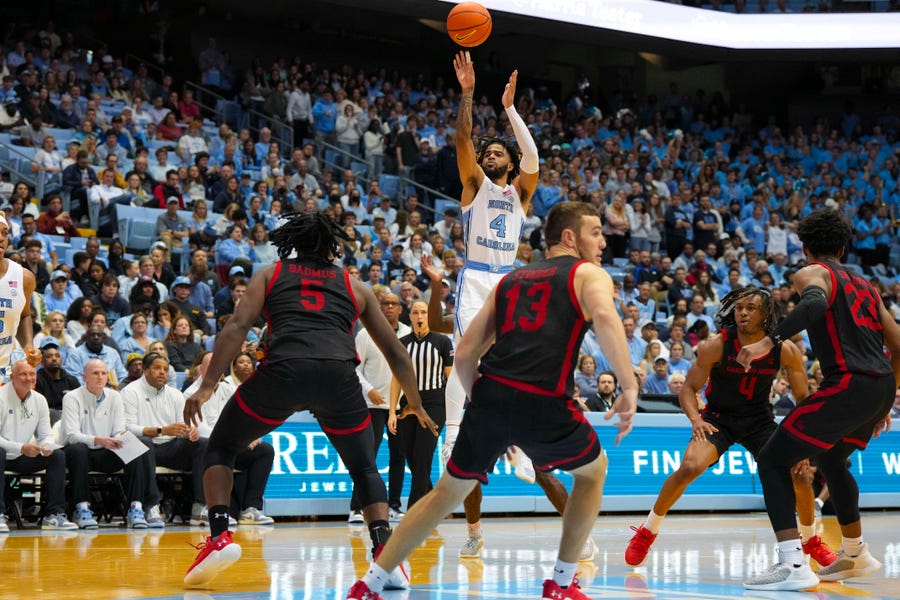 UNC basketball got an earful from Hubert Davis. Tar Heels' response could shape rest of season