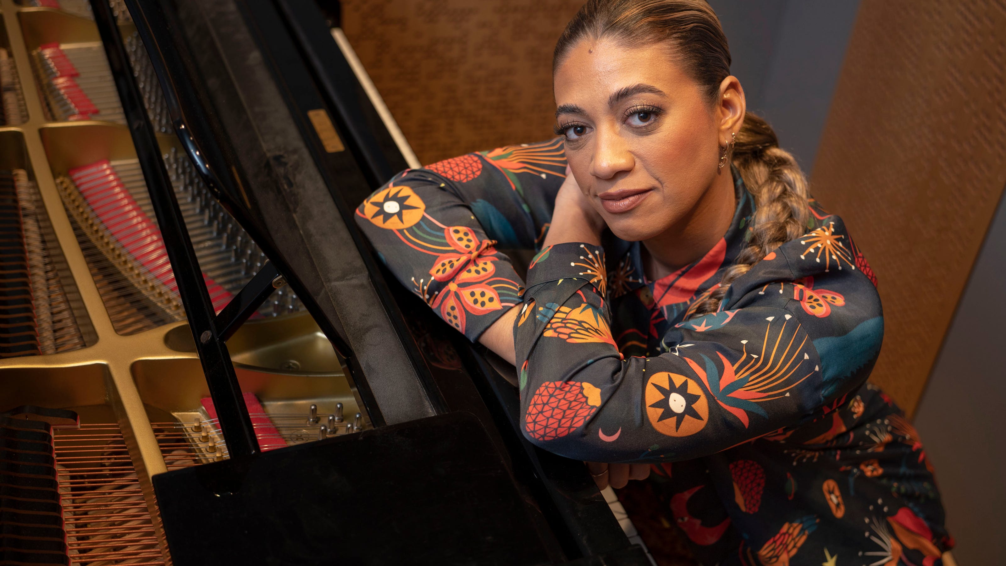 Warner Music Nashville's Madeline Edwards debuts with 'Crashlanded'
