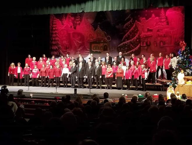 The Seaway Chorale and Orchestra will perform “Joy to the World,” a Christmas concert, Dec. 2 and 3 at Flat Rock High School.
