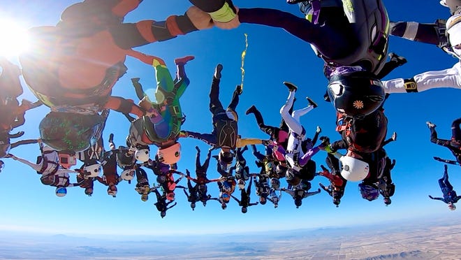 Group of 100+ ladies skydivers to try world-record feat in Arizona Group of 100+ ladies skydivers to try world-record feat in Arizona