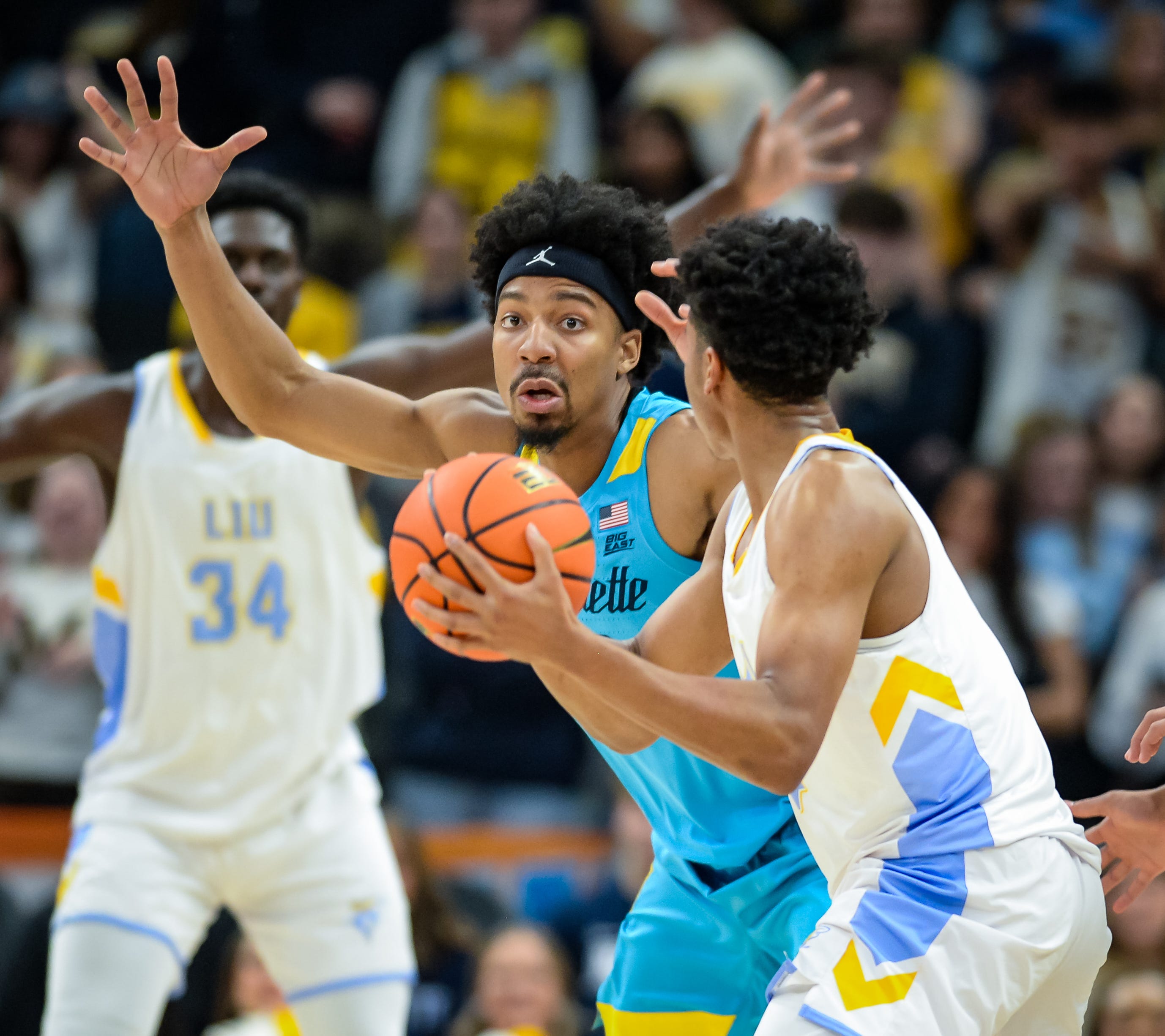 marquette-basketball-coach-shaka-smart-talks-on-zach-wrightsil-surgery