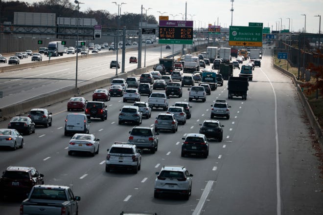 Traffic travels southbound along Interstate 95 in Springfield, Va.
