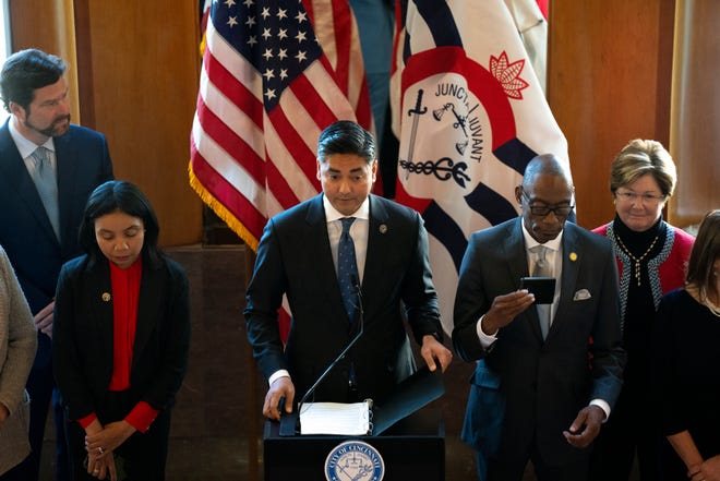 Cincinnati Mayor Aftab Pureval speaks during a news conference announcing plans for the city to sell the Cincinnati Southern Railway for a projected $1.6 billion.