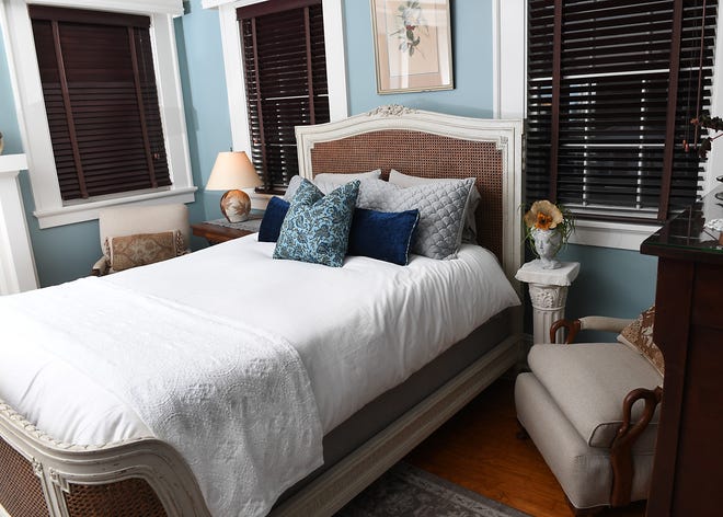 The King Charles Room at the James House Inn.