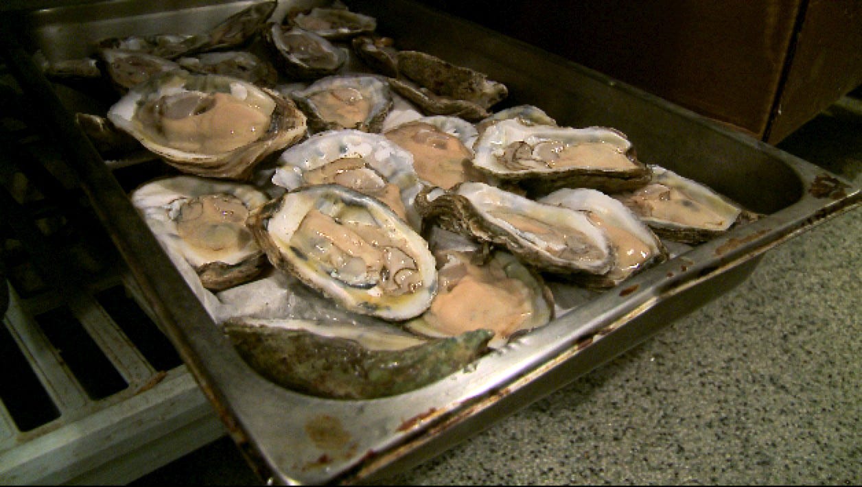 Raw oysters sold in 8 states carry risk for norovirus, health officials say