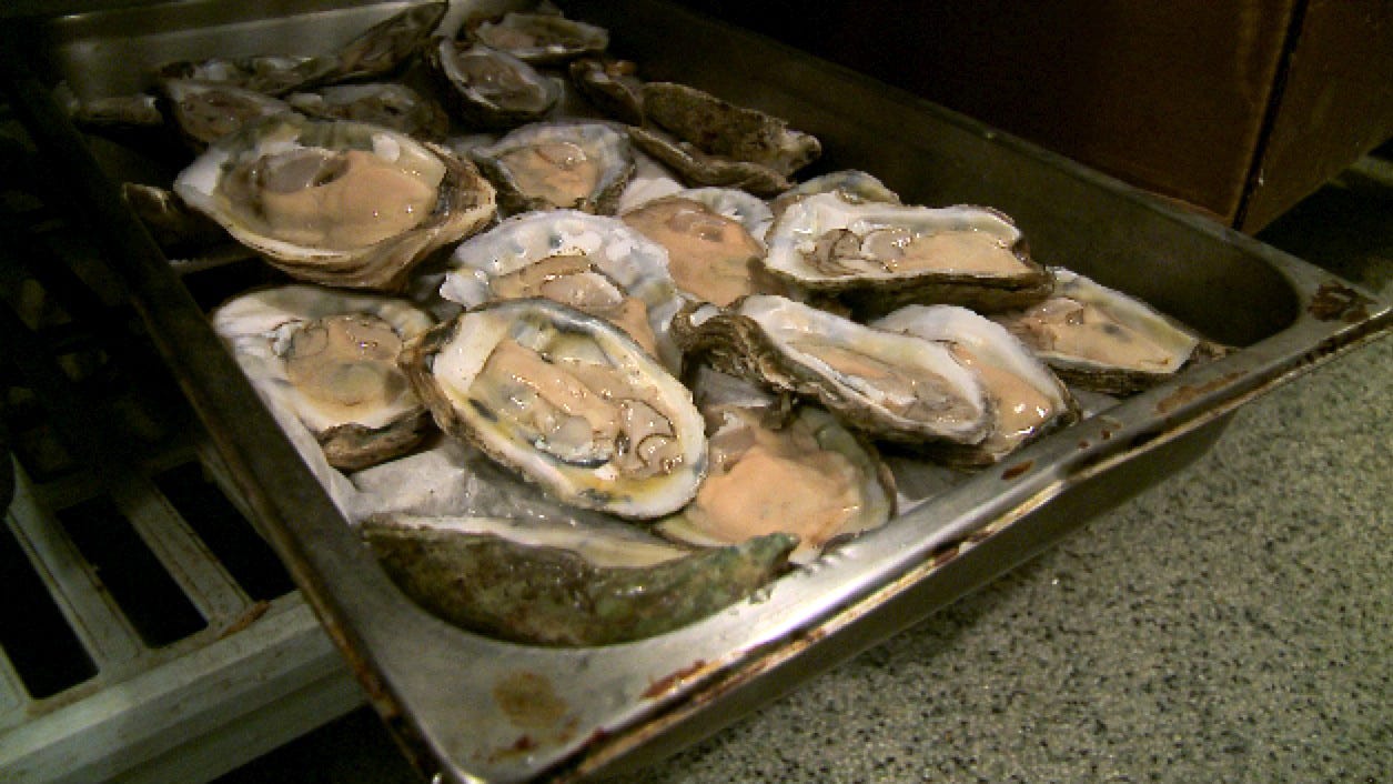 Raw oysters sold in 8 states carry risk for norovirus, health officials say