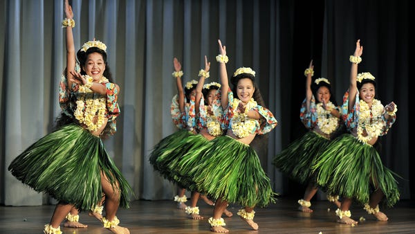 The "Springtime in Honolulu" performance evoked vi