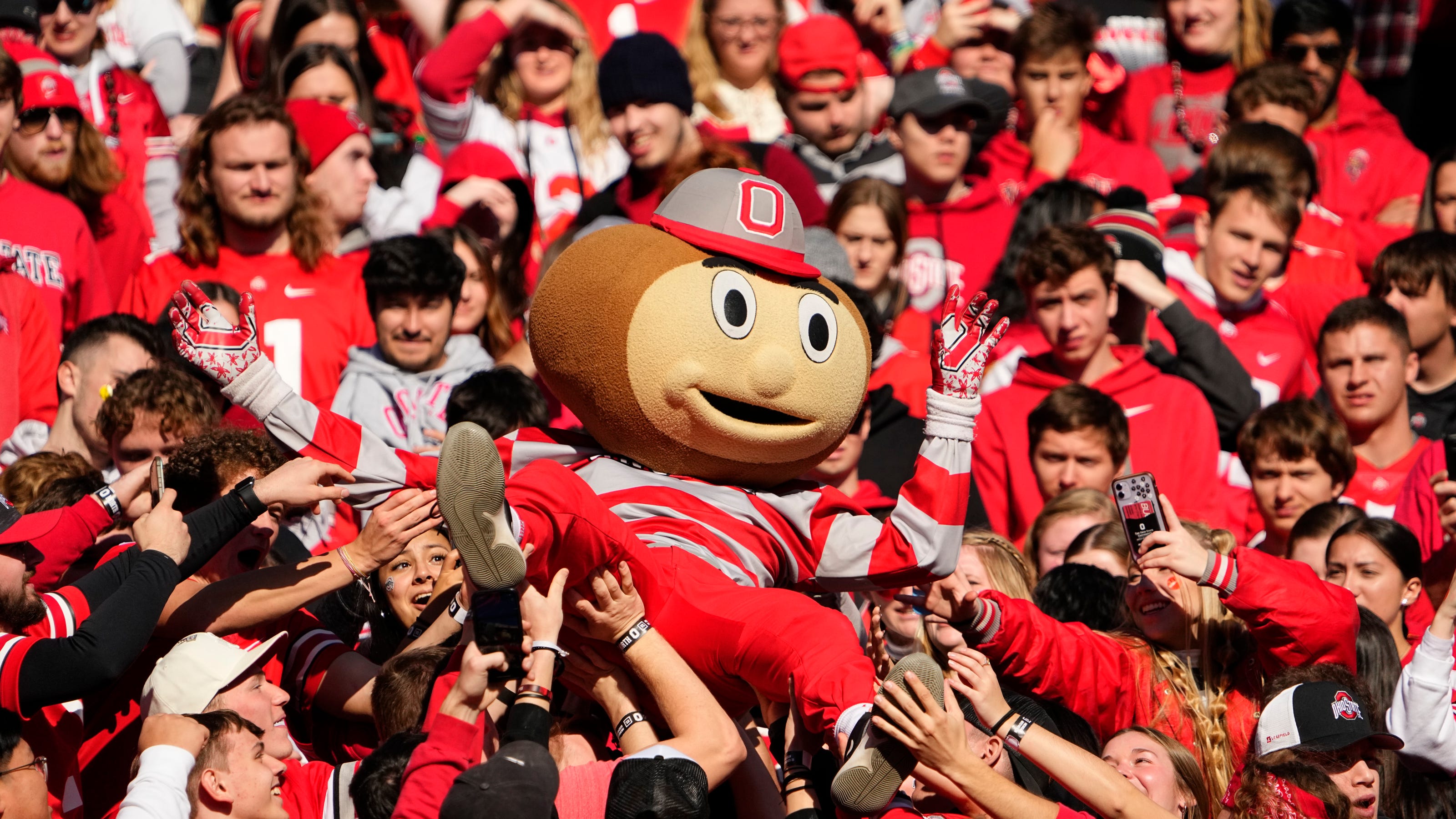 NIL collectives for Ohio State football and men's basketball to merge