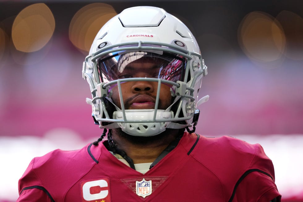 November 27, 2022. Glendale, Arizona, USA. Arizona Cardinals quarterback Kyler Murray, 1, warms up before a game against the Los Angeles Chargers at State Farm Stadium.
