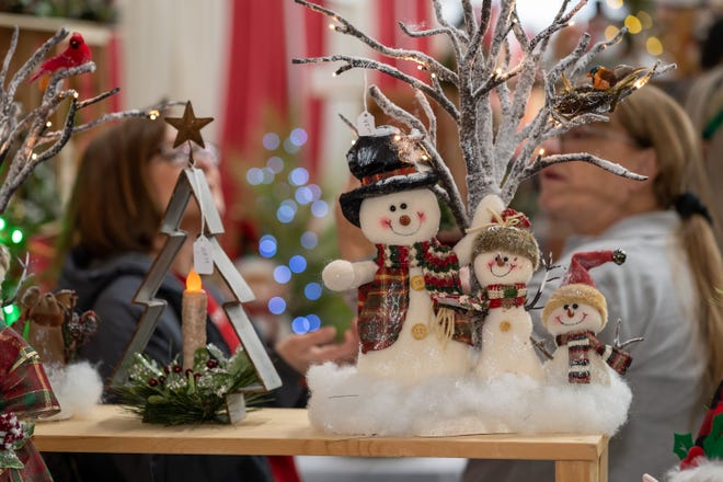 The 39th-annual Hollyfest Arts & Crafts Show is to be Saturday, Dec. 3 at Hilliard Davidson High School from 9 a.m.–3 p.m.