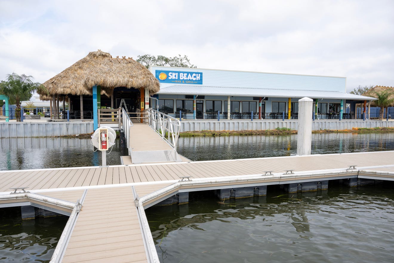 Leesburg, Florida is getting new restaurant Ski Beach Bar & Grill