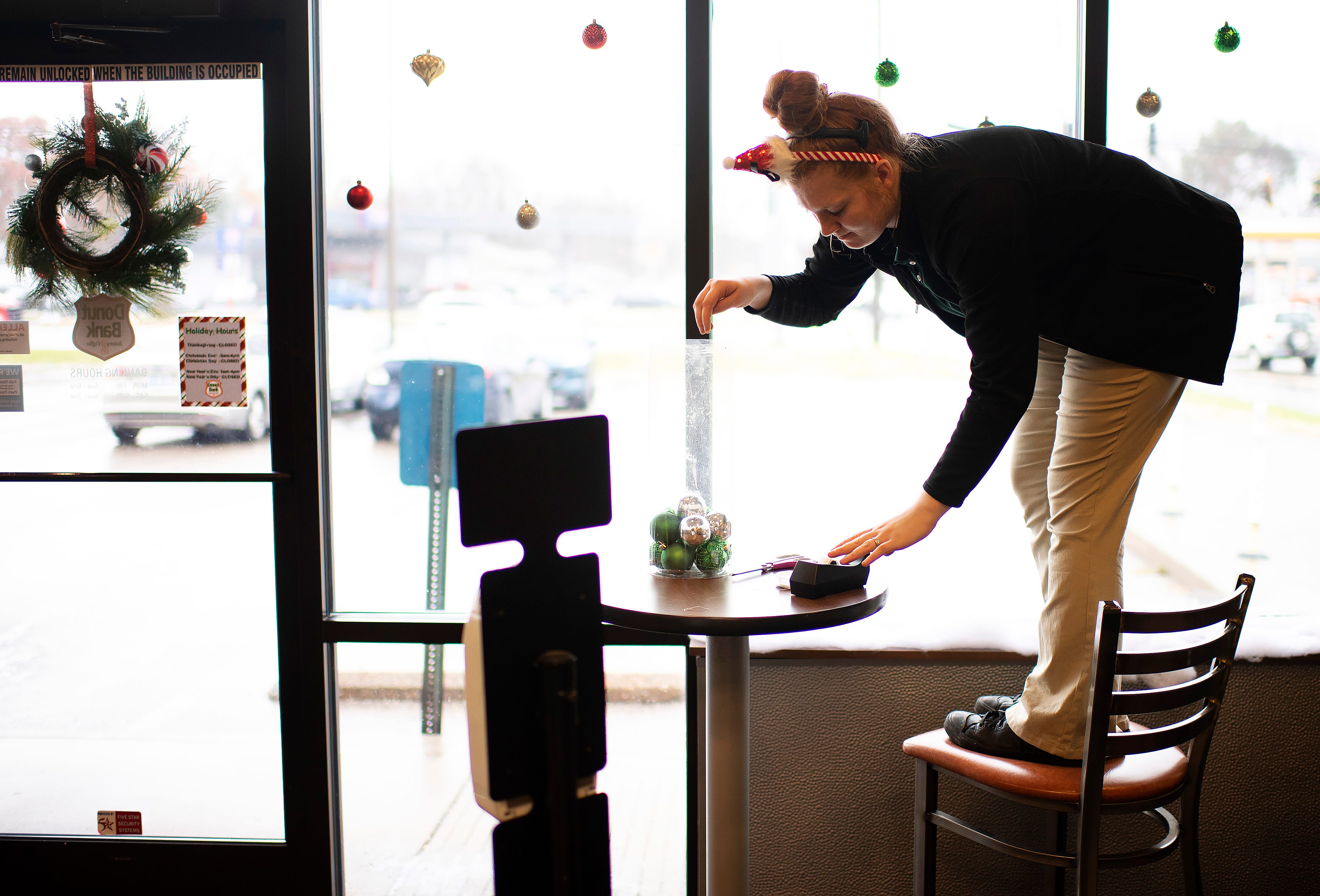 Thanksgiving meal deals, new sports bar and more in Evansville food