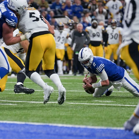 Indianapolis Colts quarterback Matt Ryan (2) fails