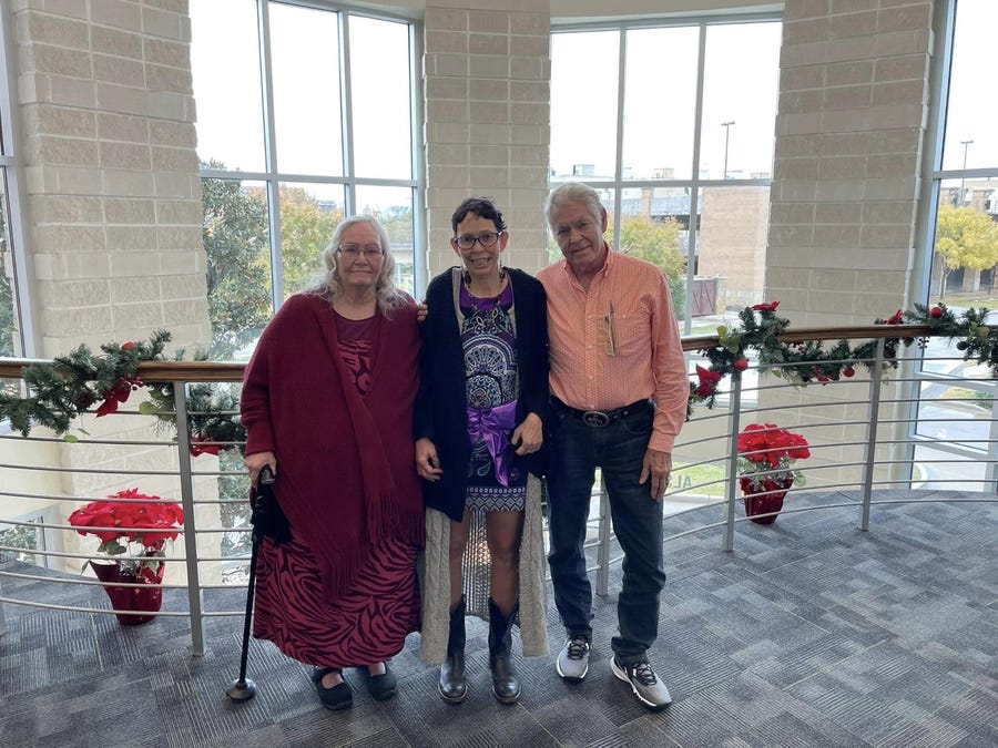 Melissa Highsmith with her mother, Alta Apantenco, and her father, Jeffrie Highsmith.