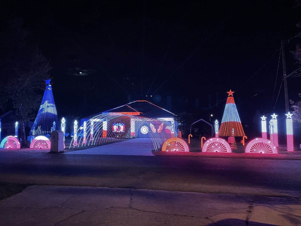 Where to find the best Christmas light displays in Bay County