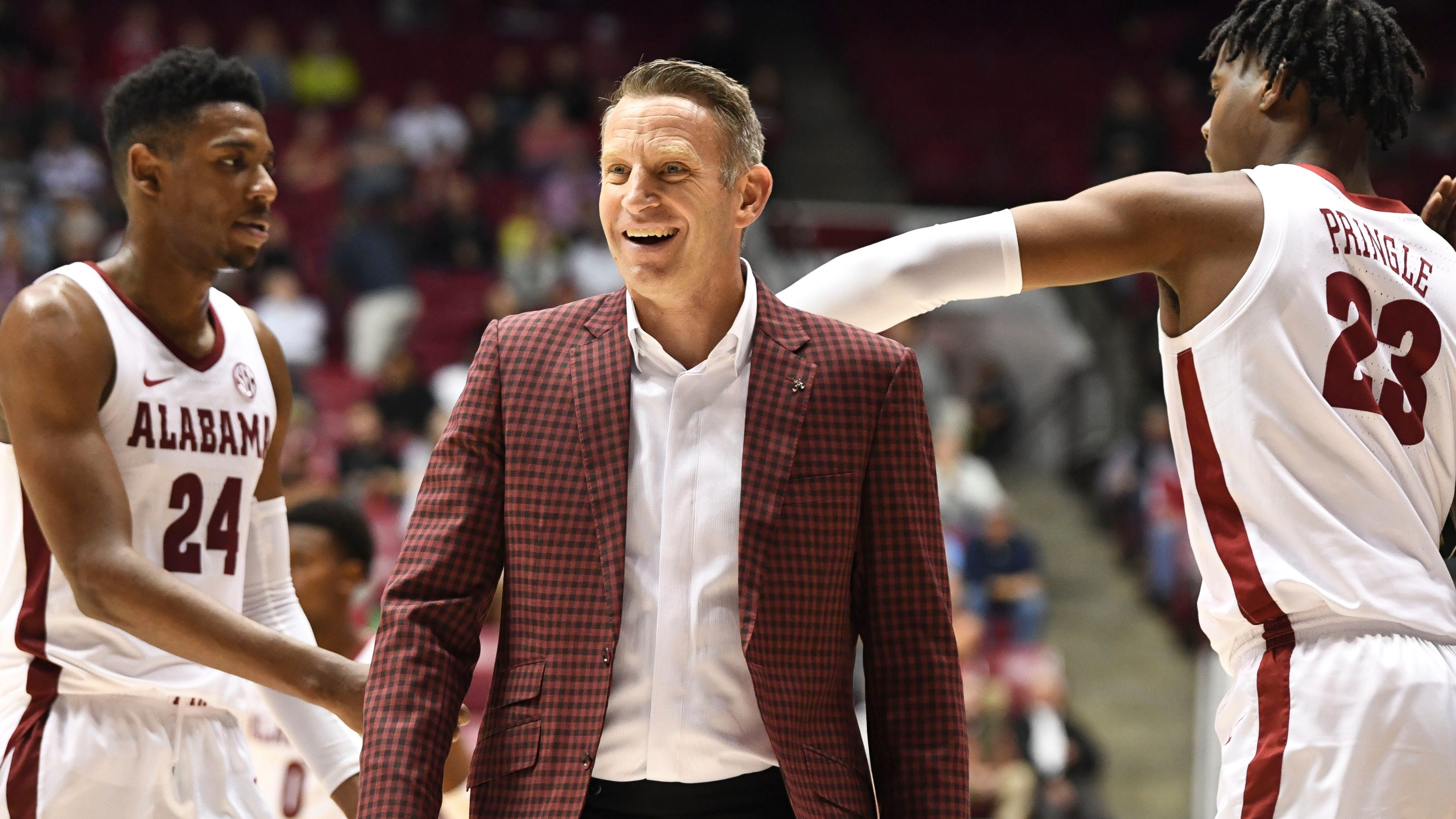 Watch: Alabama basketball coach Nate Oats discusses his contract extension