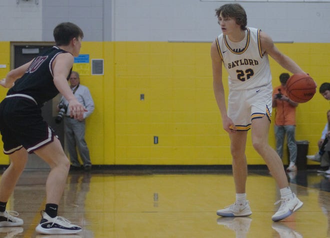 Luke Gelow's 19 points helped Gaylord wrap up the 15-point win over Grayling on Tuesday.
