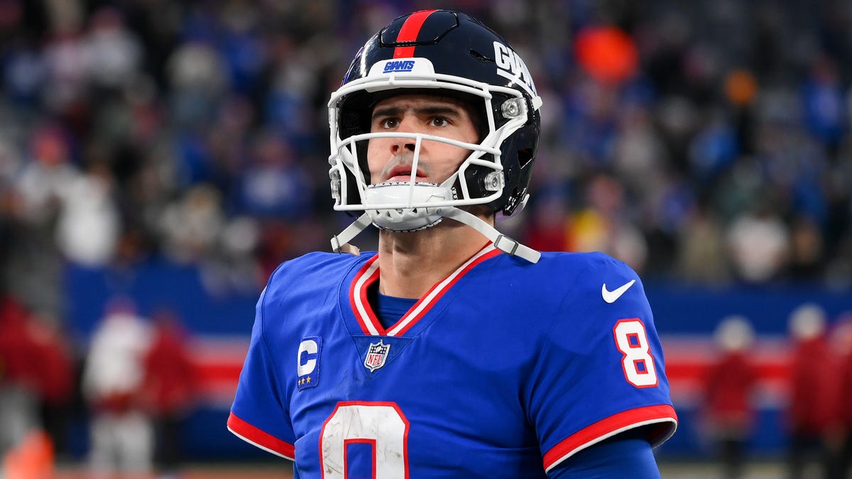 Which NFL team should most aggressively pursue a QB in 2023?