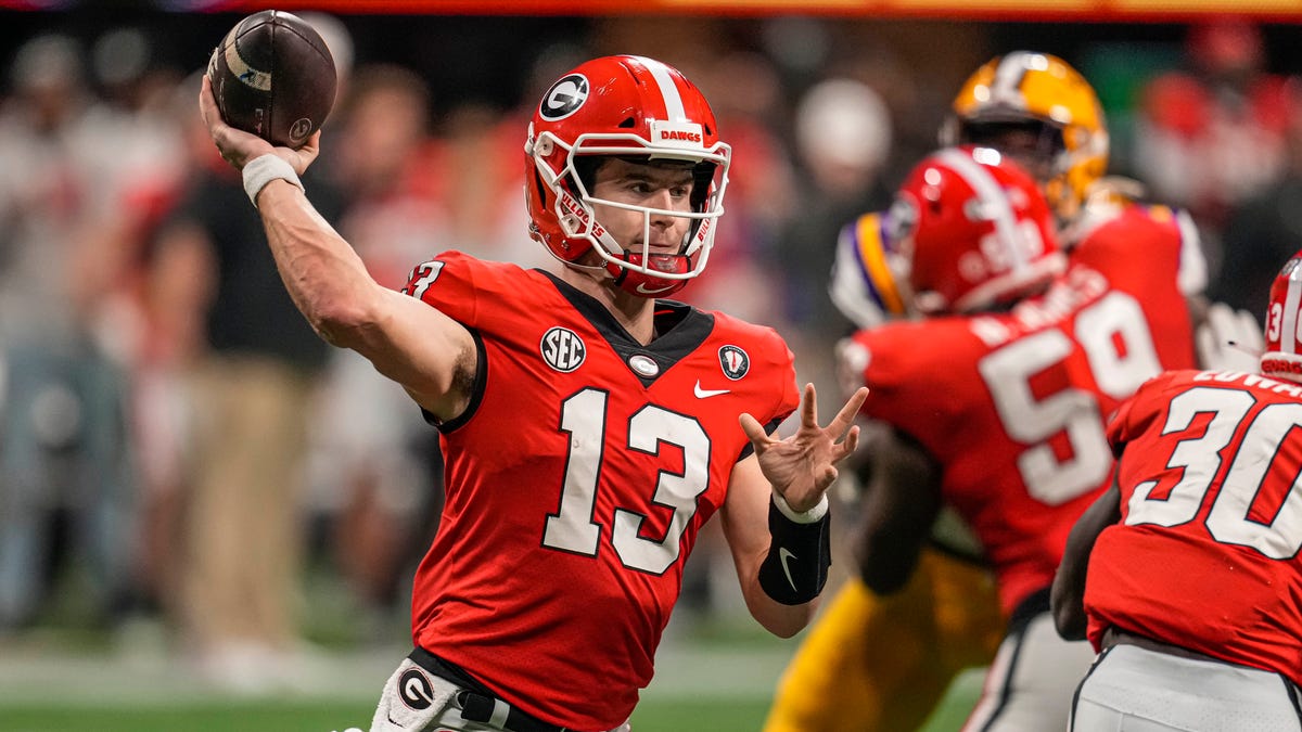 Dec 3, 2022; Atlanta, GA, USA; Georgia Bulldogs quarterback Stetson Bennett (13) passes against the LSU Tigers at Mercedes-Benz Stadium. Dale Zanine-USA TODAY Sports