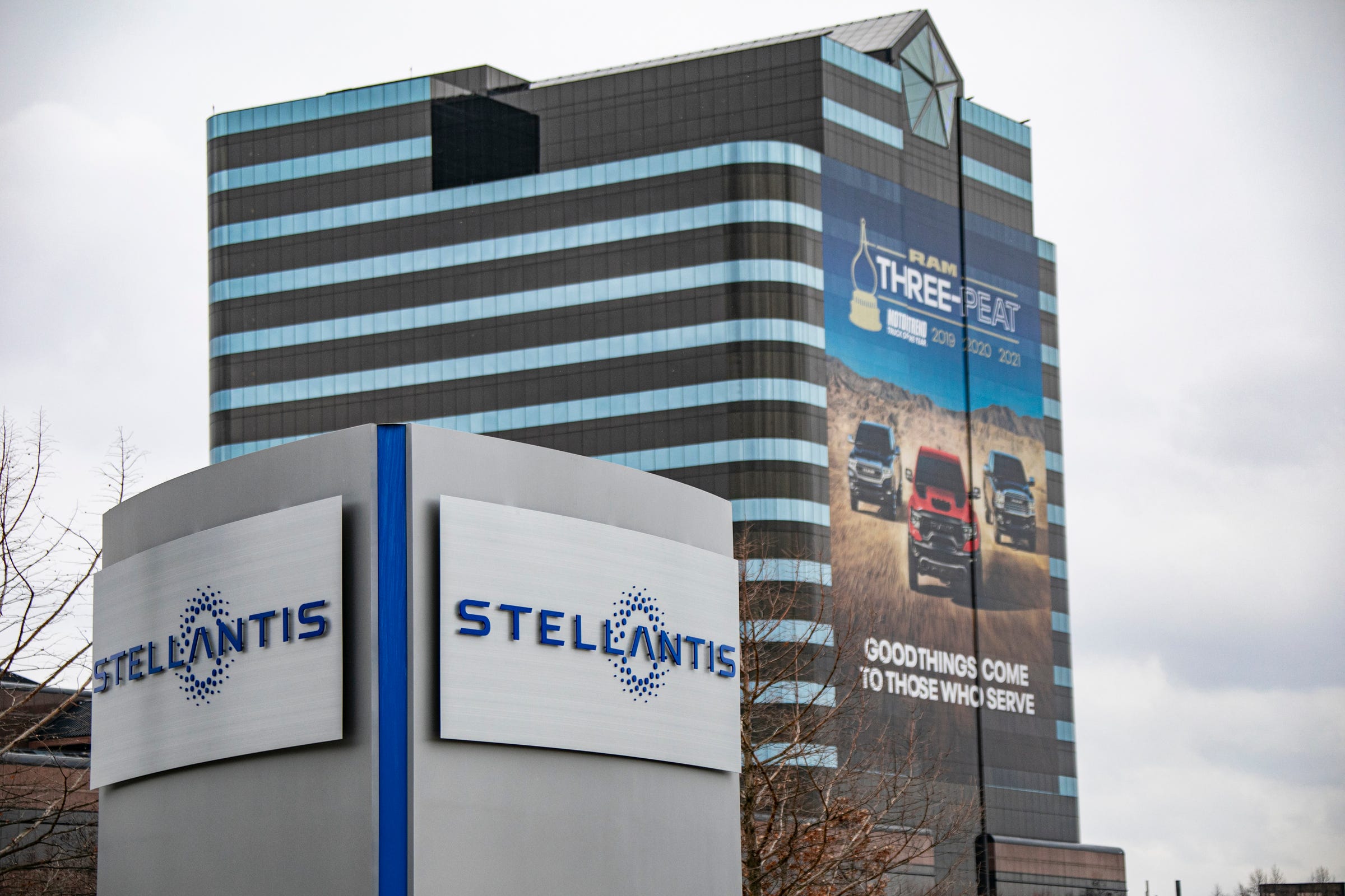 Stellantis sales slide 10% in lackluster second-quarter sales report