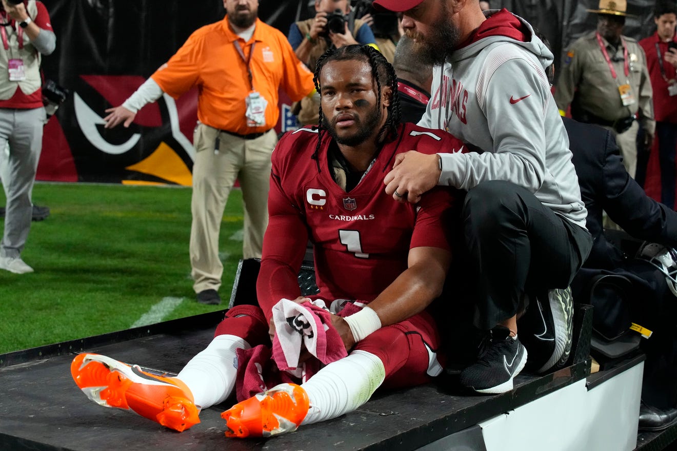 Cardinals quarterback Kyler Murray leaves Monday's game with an injury during the first half.