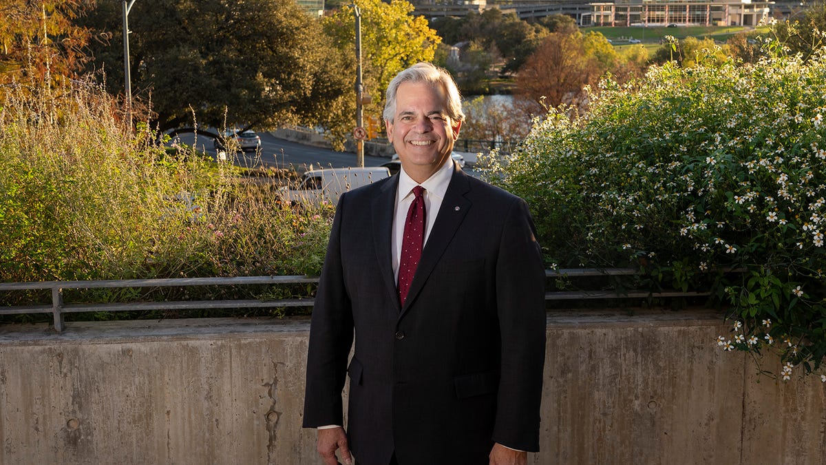 As he prepares to leave office, Austin Mayor Steve Adler accused of ethics violation