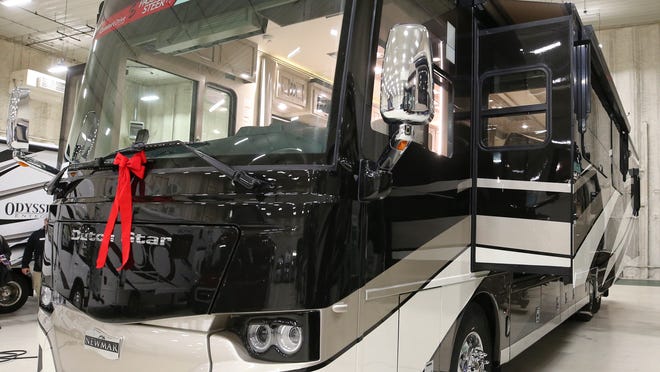 Kijk binnen in deze Newmar Dutch Star RV uit 2023 Kijk binnen in deze Newmar Dutch Star RV uit 2023