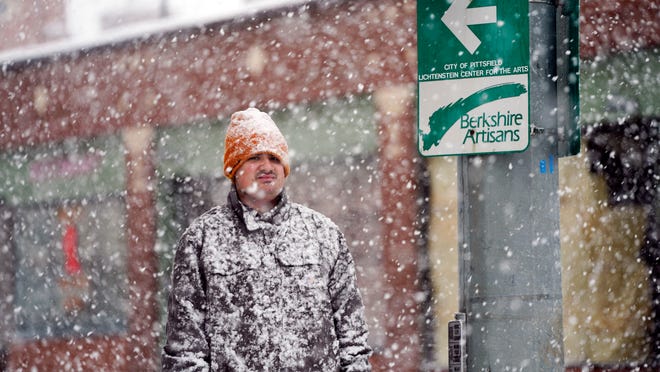 Deadly pileup in Ohio; energy outages hit US Deadly pileup in Ohio; energy outages hit US